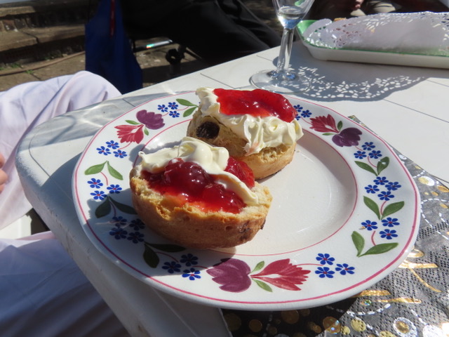 cream scones with jam